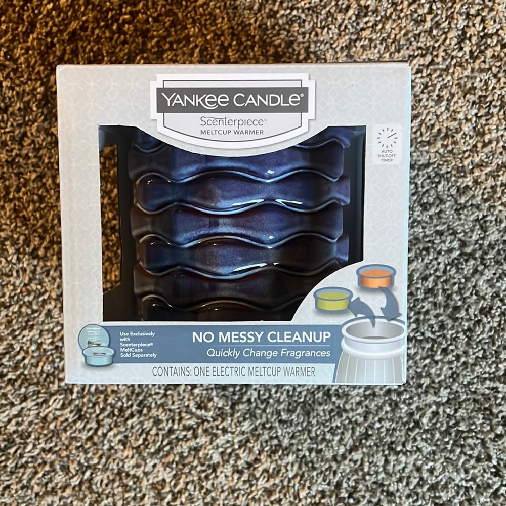 NEW in Box -Yankee Candle Scenterpiece